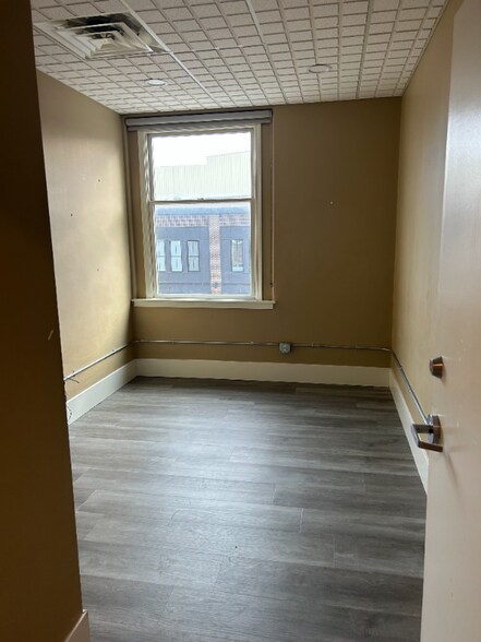 Building Photo - 12 2nd St NE