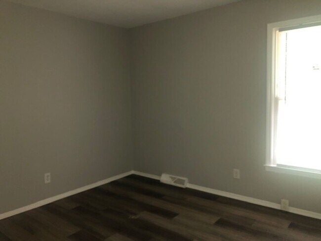 Building Photo - Three Bedroom Ranch Home in Yorkmount! COMING SOON!