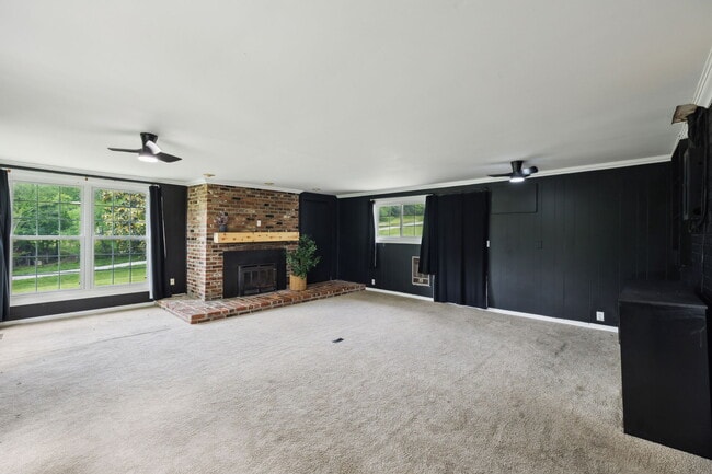 Building Photo - 1155 Ridge Hill Rd