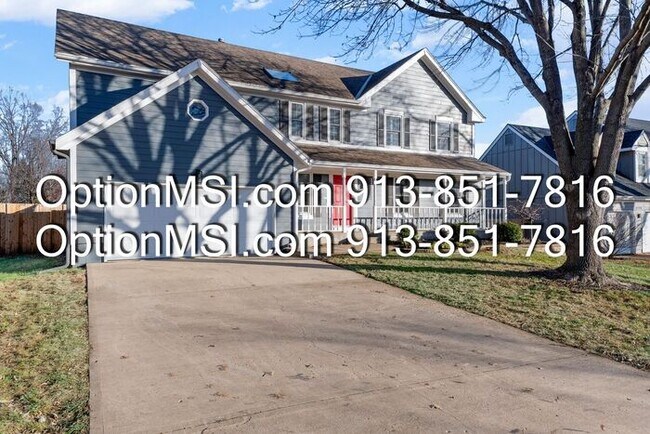 Building Photo - Welcome home to this charming two-story in South Woods subdivision