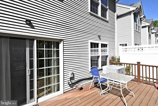 Building Photo - 604 Ascot Ct