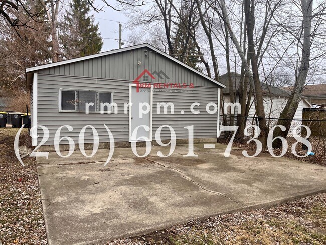 Building Photo - 439 E Taber St