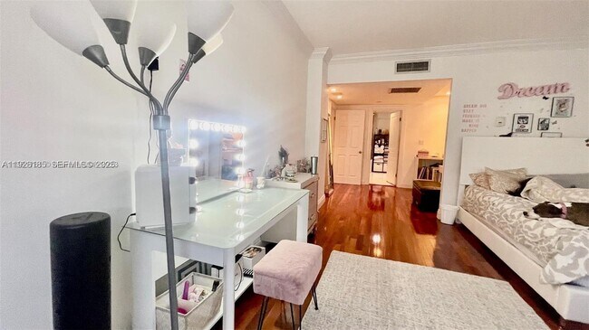 Building Photo - 19390 Collins Ave