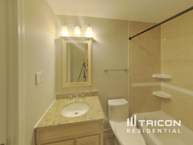 Building Photo - 3253 Farragut Ct