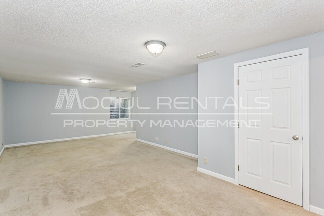 Building Photo - 9411 E Carson St