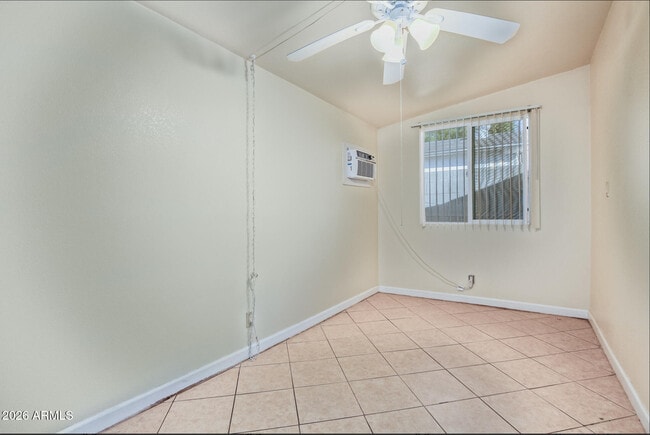 Building Photo - 932 E Concorda Dr