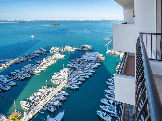 Building Photo - 555 NE 15th St