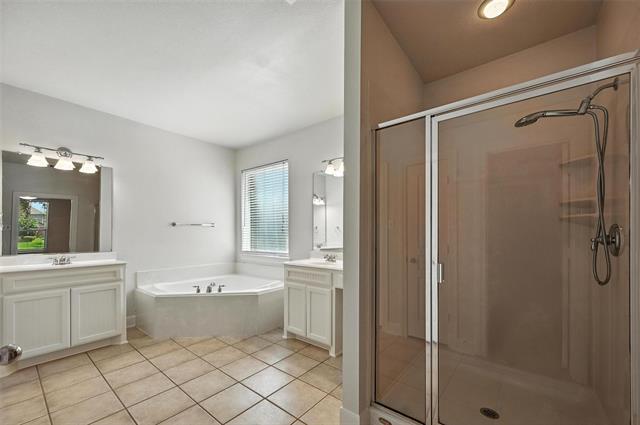 Building Photo - 14743 Daneway Dr