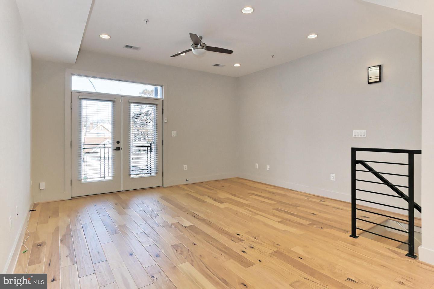 Building Photo - 523 Longfellow St NW