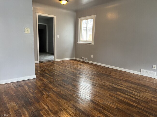 Building Photo - 3 br, 1 bath House - 964 Barney Ave