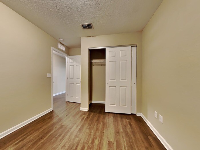 Building Photo - 5236 Walkers Ridge Dr