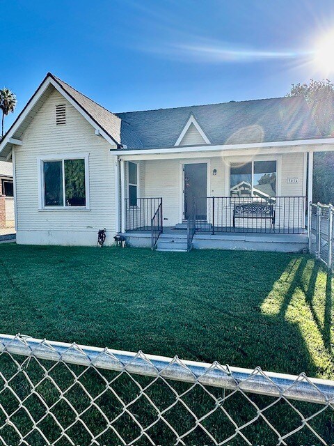 Building Photo - 3034 Lemon St