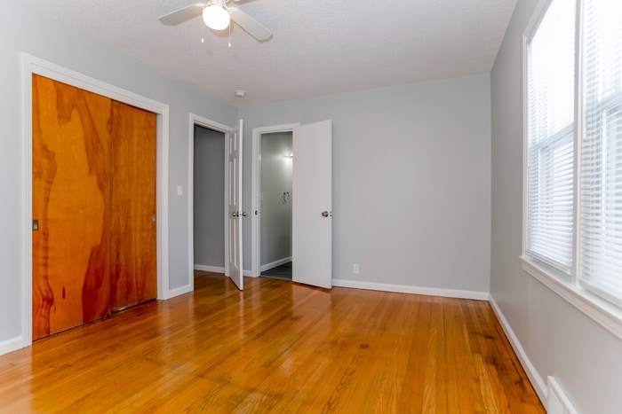 Building Photo - 6703 N Walnut St