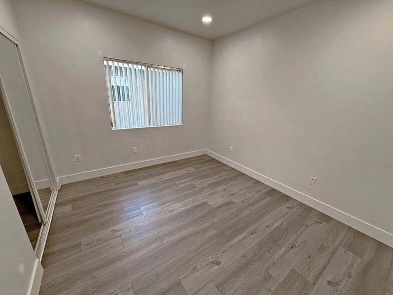 Building Photo - 4328 Mammoth Ave