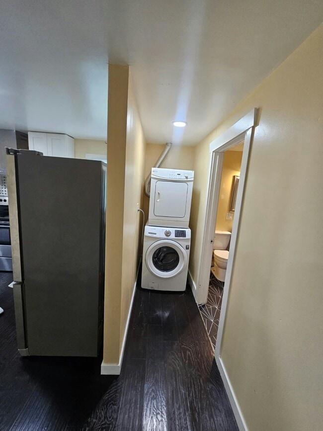 Building Photo - 1004 SW 116th St