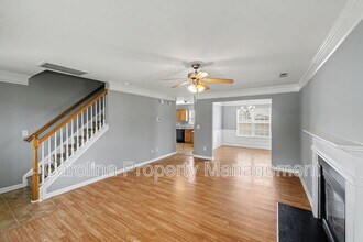 Building Photo - 10521 Barvas St
