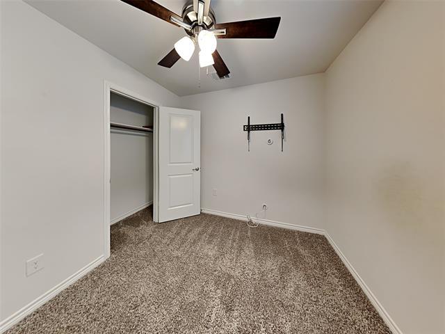 Building Photo - 604 Saddle Club Way