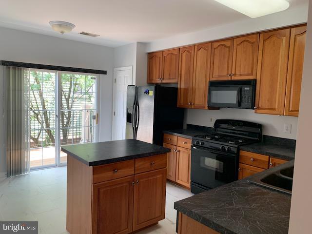 Building Photo - 8836 Ashgrove House Ln