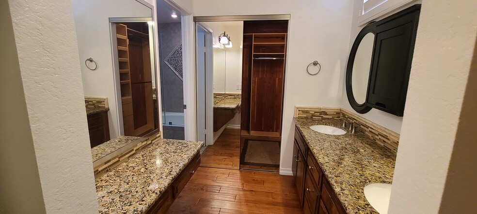 Building Photo - 861 Via Alameda