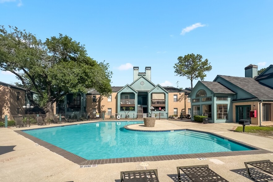 Building Photo - Waters at Westchase Apartments