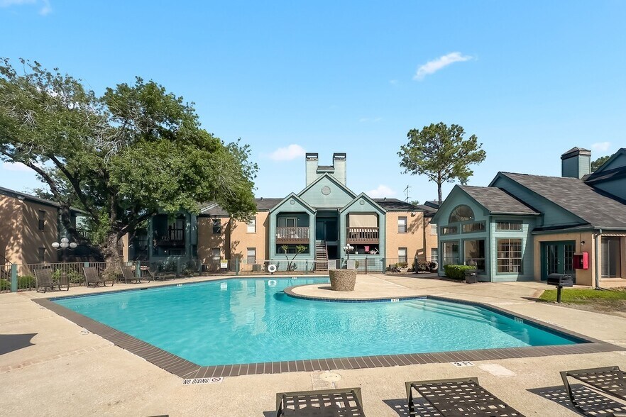 Primary Photo - Waters at Westchase Apartments