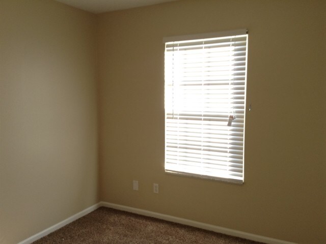 Building Photo - 7252 Aplin Dr