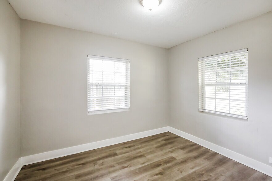 Building Photo - 16461 NW 19th Ave