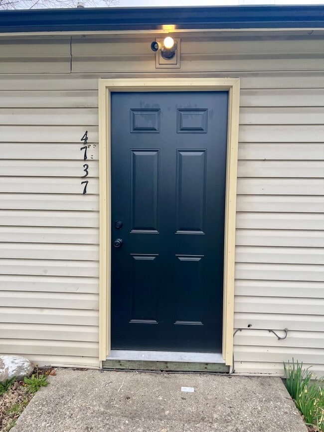 Building Photo - New Listing! 3 bedroom House!