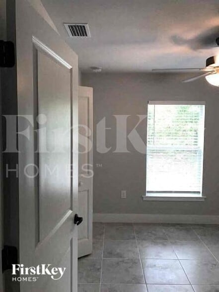 Building Photo - 6114 Holt Ct