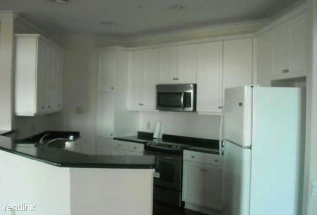 Building Photo - 400 Warioto Way