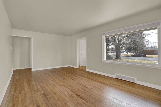 Building Photo - 2318 Templeton Gap Rd