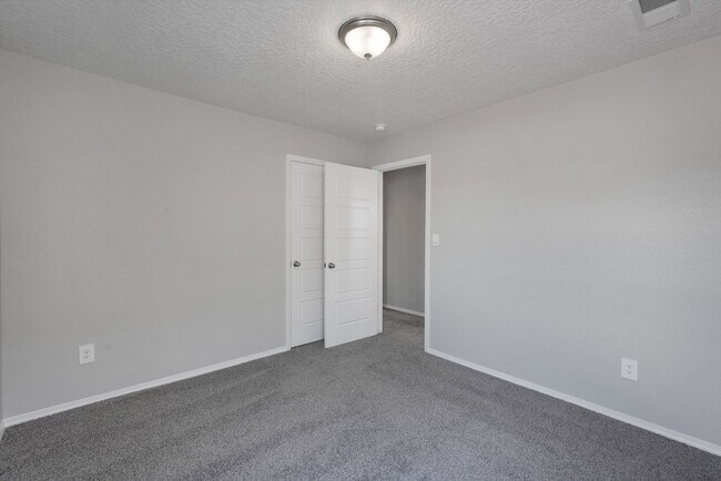 Building Photo - 3205 Tazanita Lp SE