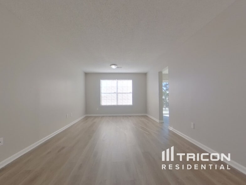 Building Photo - 1104 Waverly Pl Dr