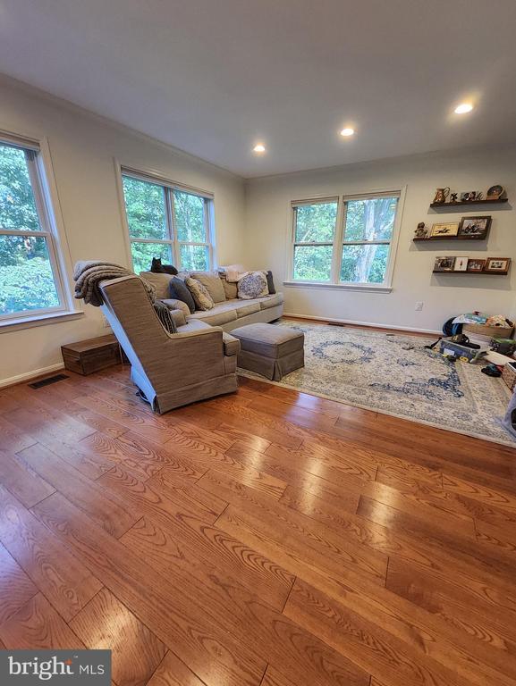 Building Photo - 5134 Shady Oak Ln