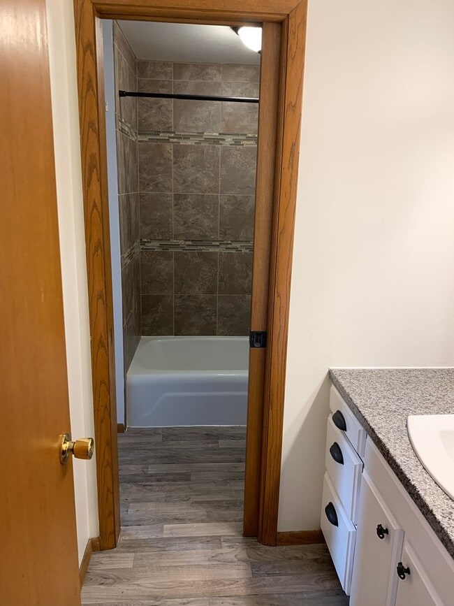 Building Photo - 1001-1007 Brookwood