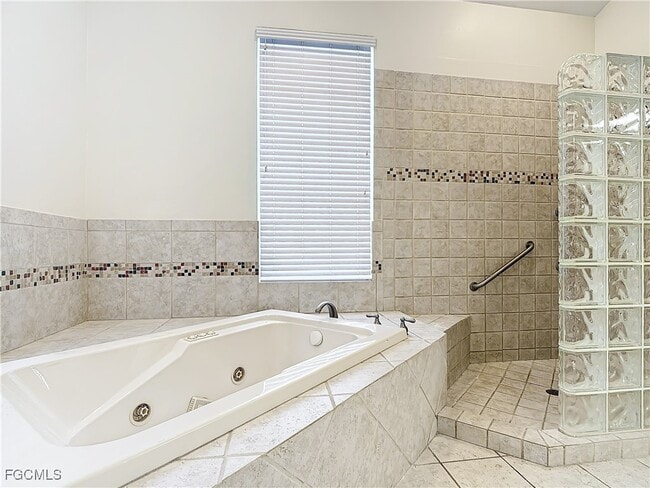 Building Photo - 17539 Boat Club Dr