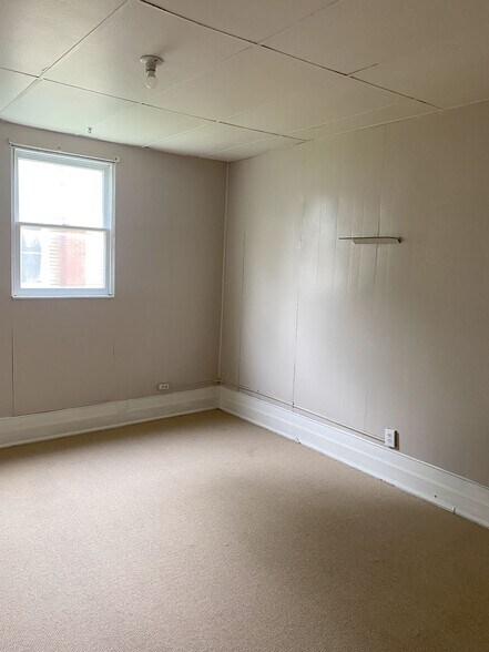 Bedroom - 1114 Seymour Ave