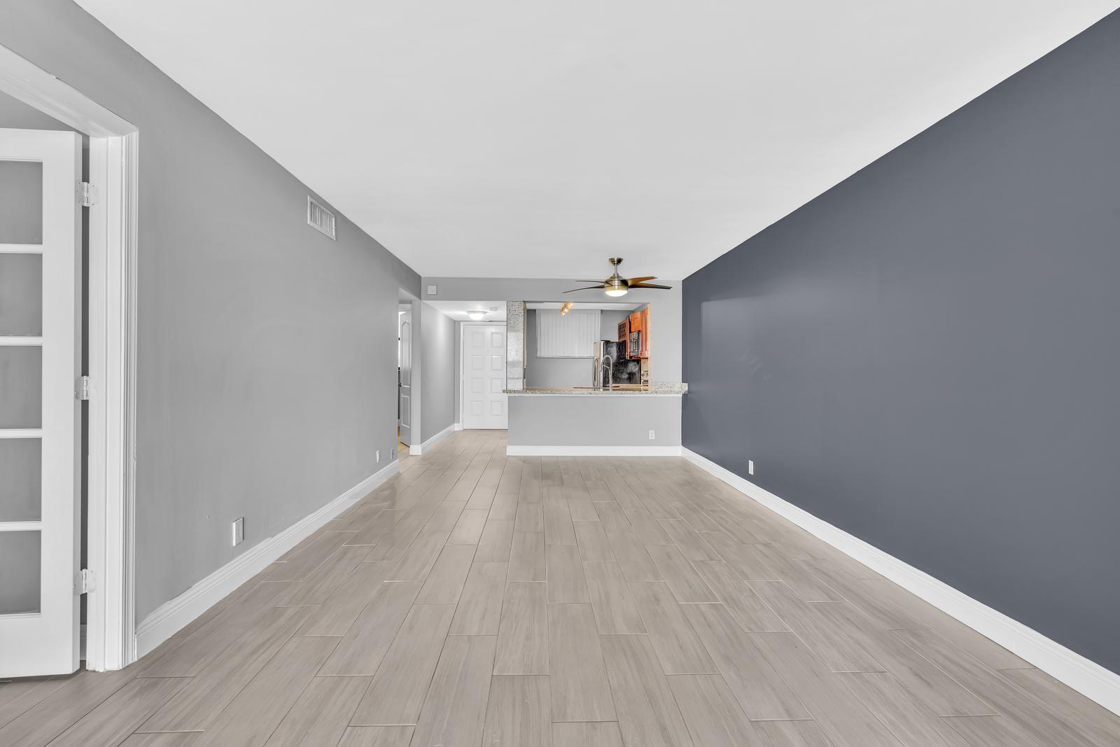 Building Photo - 109 Lake Emerald Dr