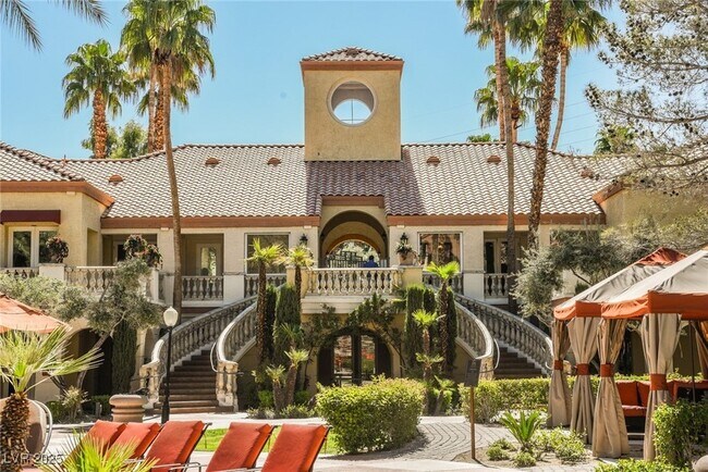 Building Photo - 220 E Flamingo Rd