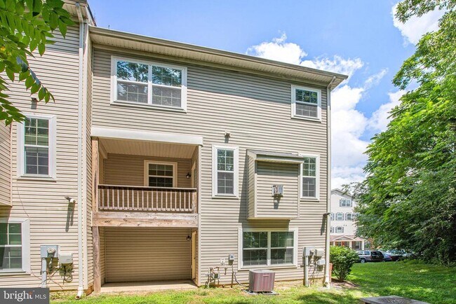 Building Photo - 23210 Roberts Tavern Dr