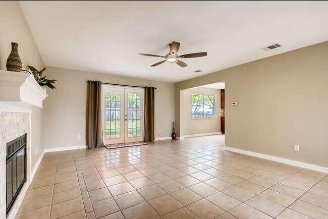 Building Photo - 11934 Rosethorn Dr