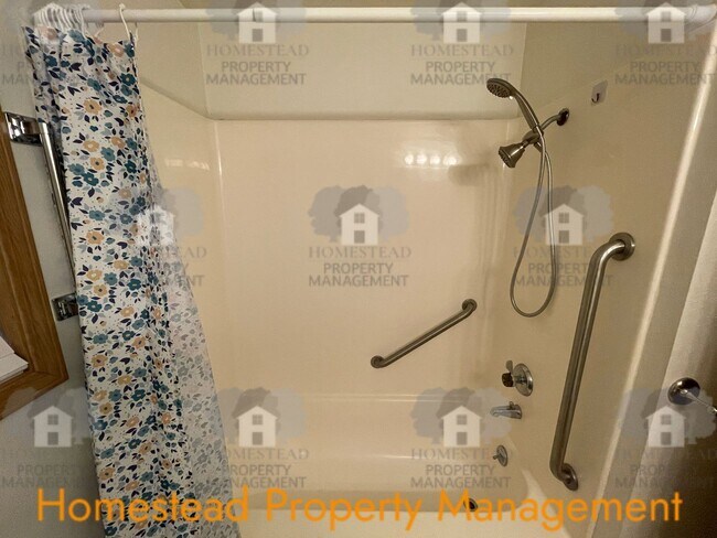 Building Photo - 659