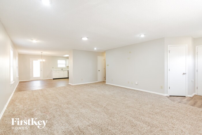 Building Photo - 6633 Sonesta Dr