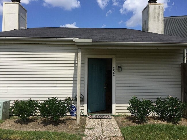 Building Photo - 6401 Deihl Rd