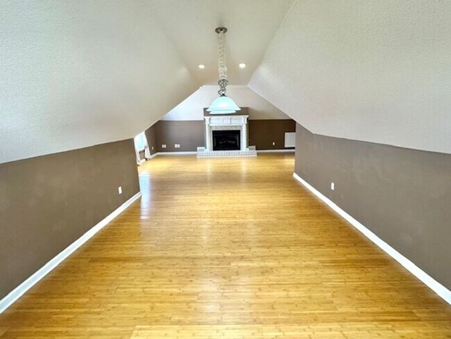 Building Photo - Now leasing a 4-bedroom 3 bath home in Arlington. Great location and great schools!