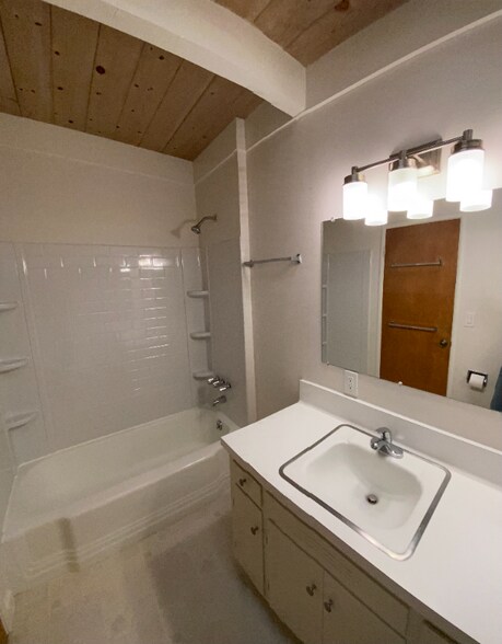 Building Photo - 3721 San Michele Dr