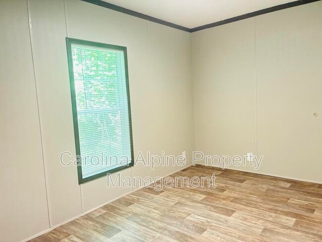 Building Photo - 315 Starling Ln