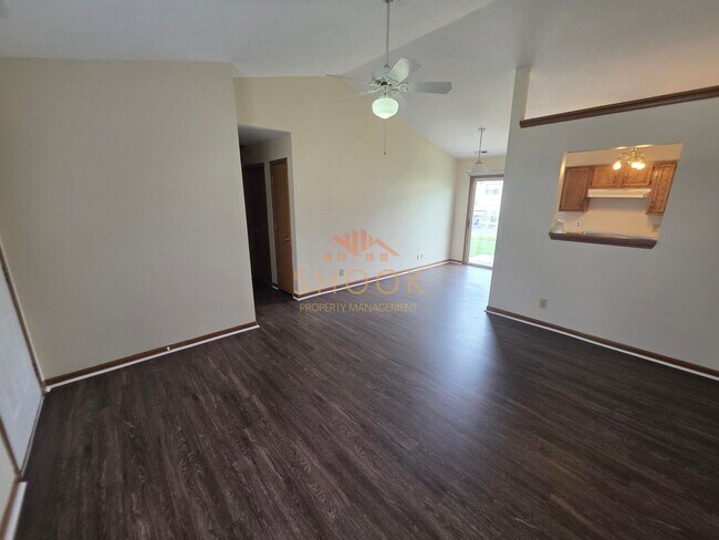 Building Photo - 2712/2714 Plaza Ln