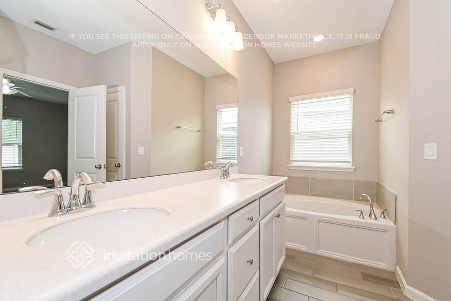 Building Photo - 7954 Thyme Trl