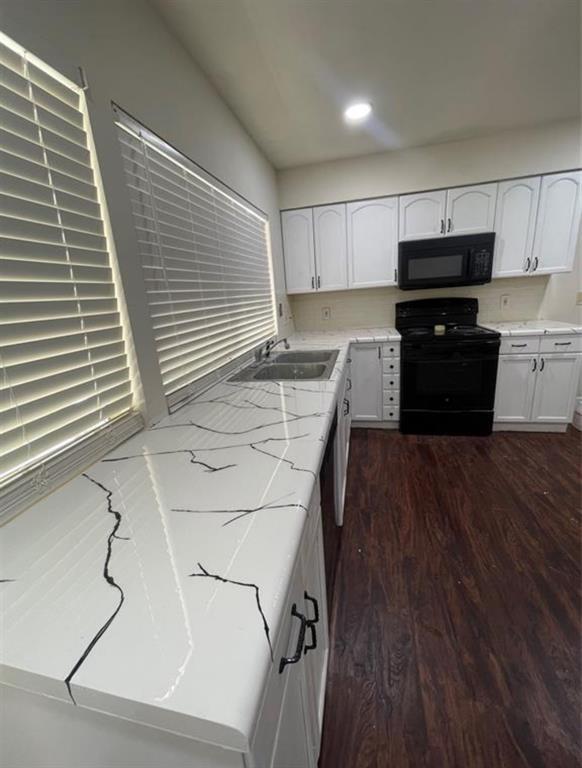 Building Photo - 15427 Sierra Valle Dr